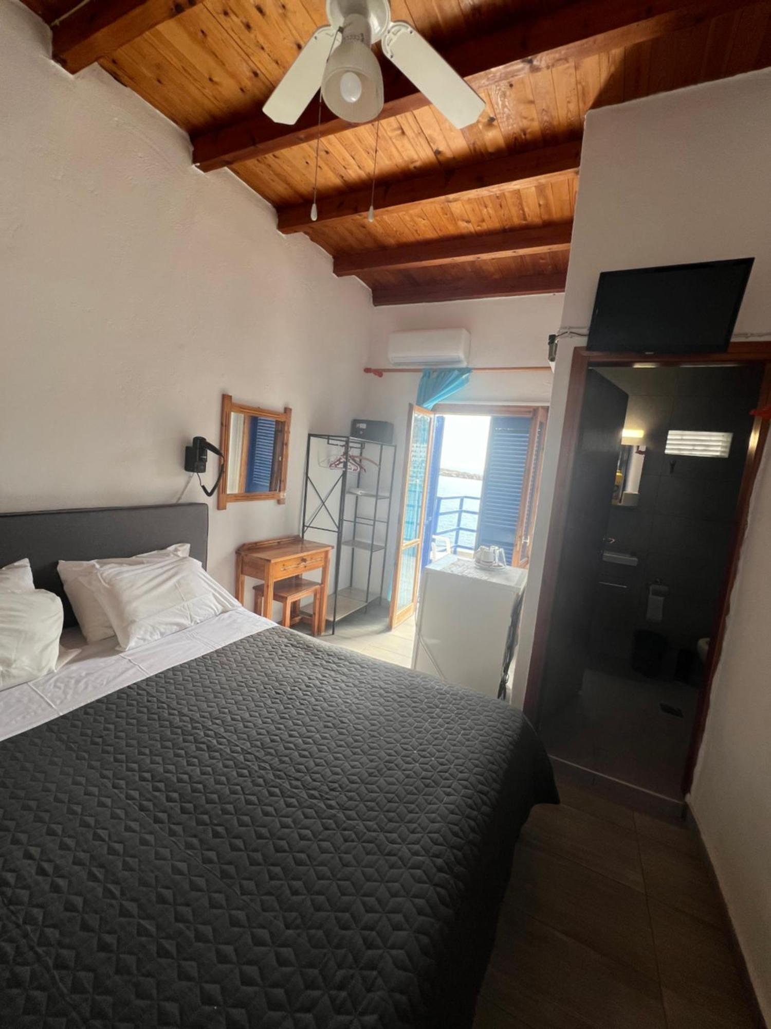 Scirocco Rooms Loutro Buitenkant foto