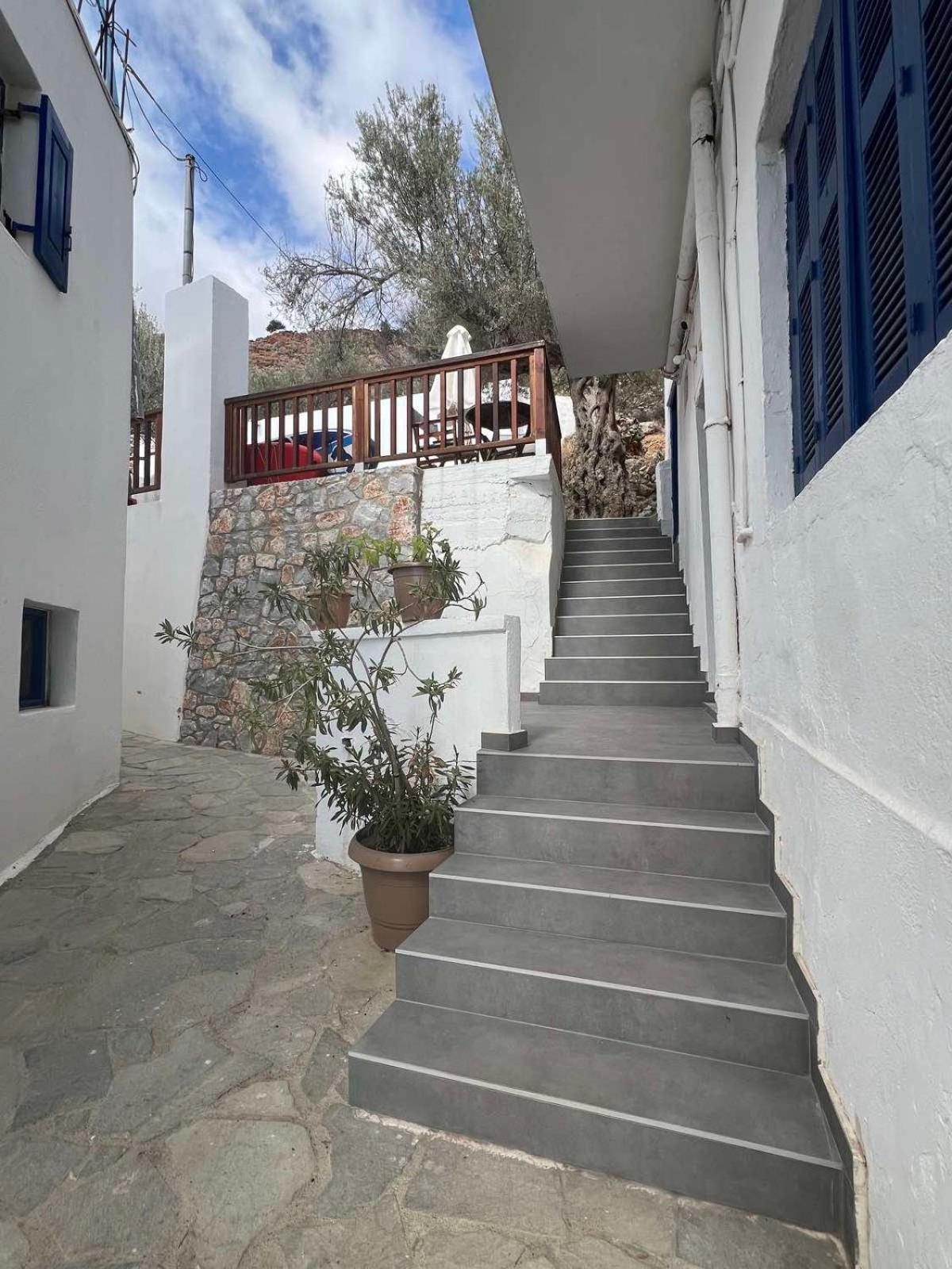 Scirocco Rooms Loutro Buitenkant foto