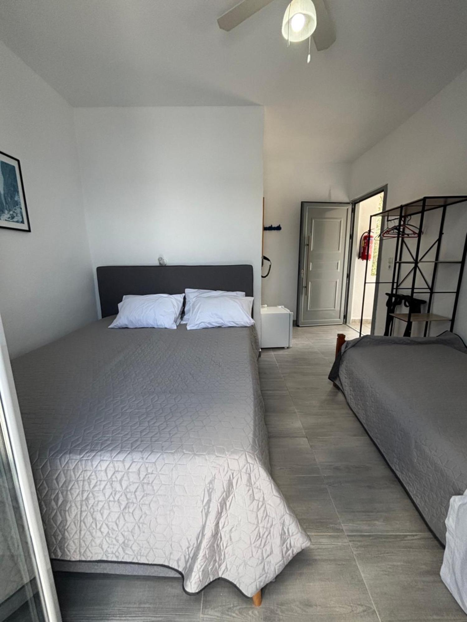 Scirocco Rooms Loutro Buitenkant foto