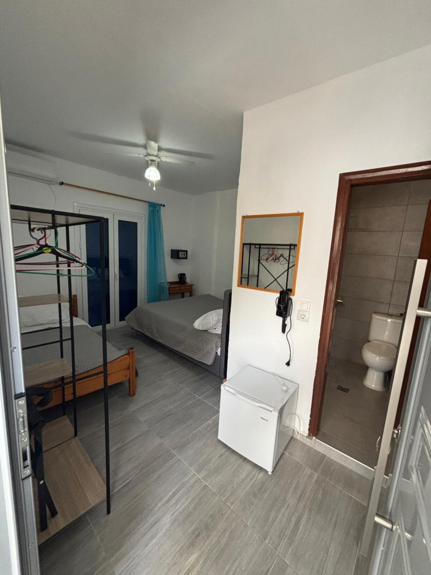Scirocco Rooms Loutro Buitenkant foto