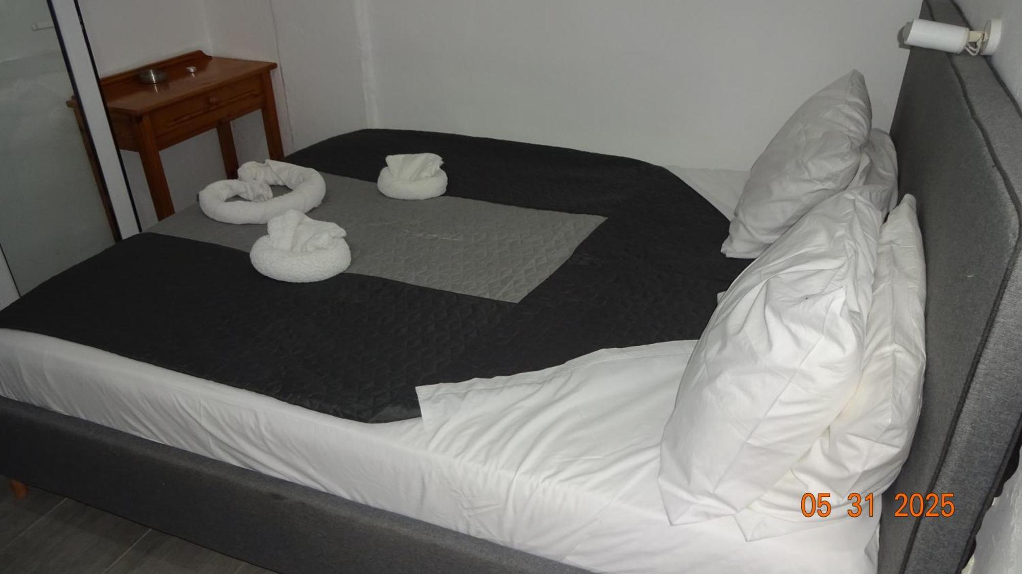Scirocco Rooms Loutro Buitenkant foto