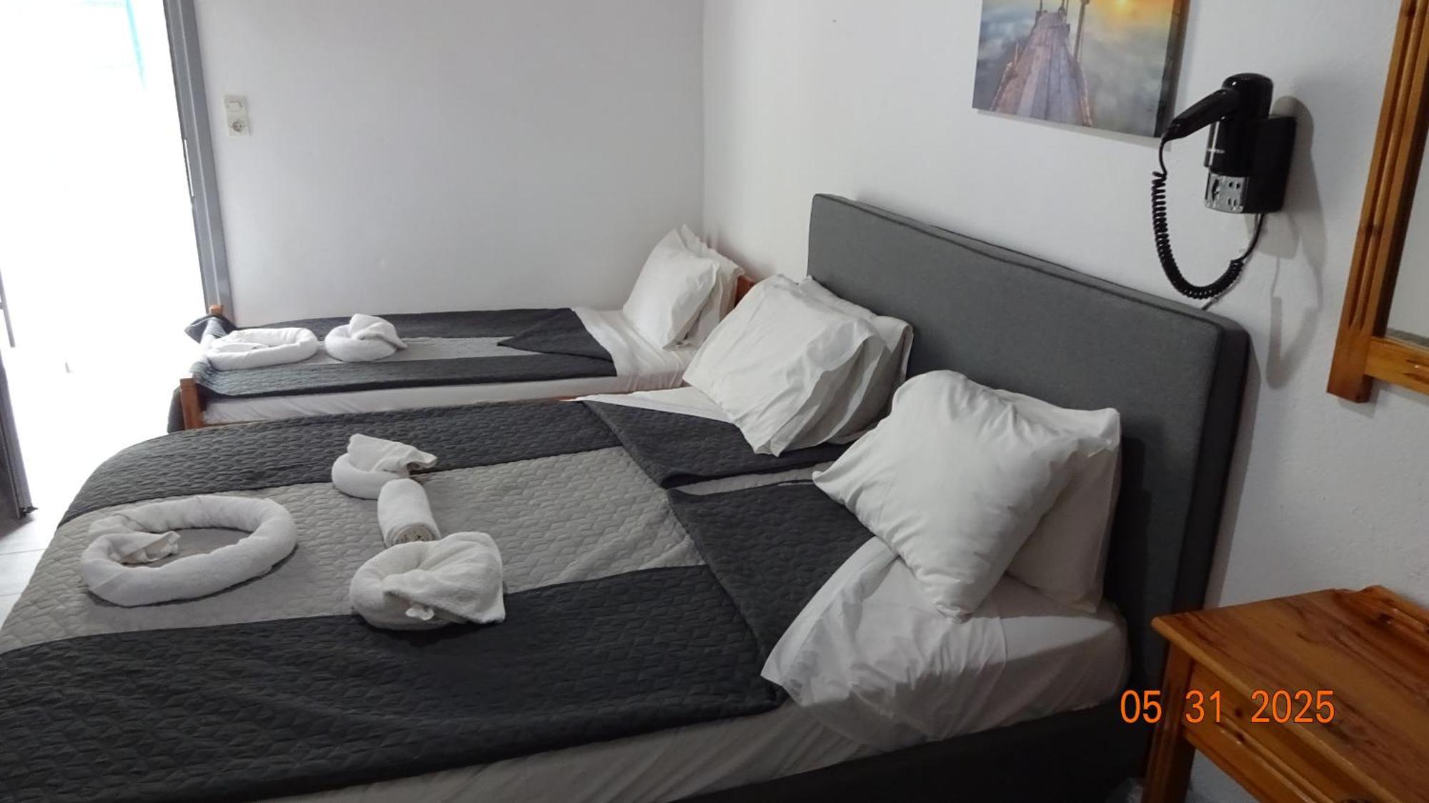 Scirocco Rooms Loutro Buitenkant foto
