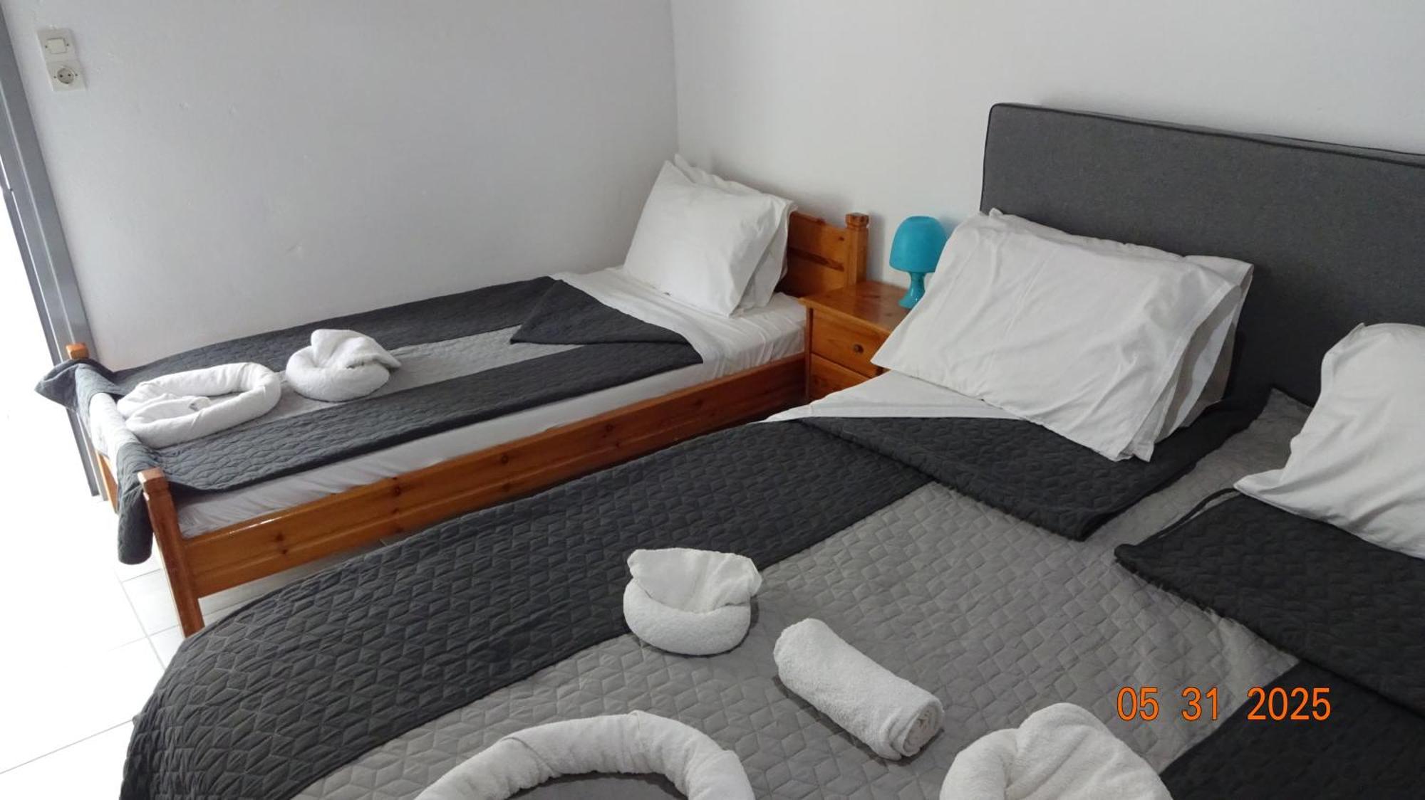 Scirocco Rooms Loutro Buitenkant foto