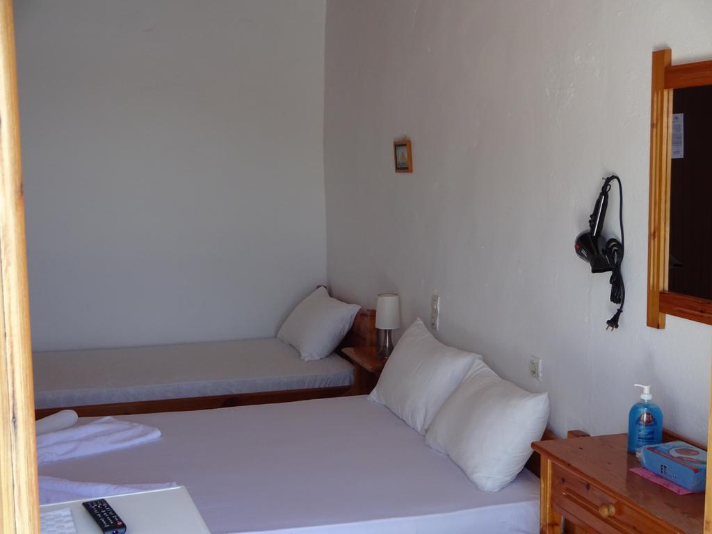Scirocco Rooms Loutro Buitenkant foto