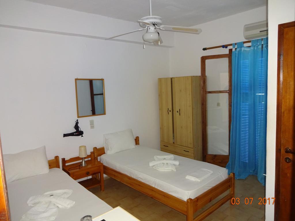 Scirocco Rooms Loutro Buitenkant foto