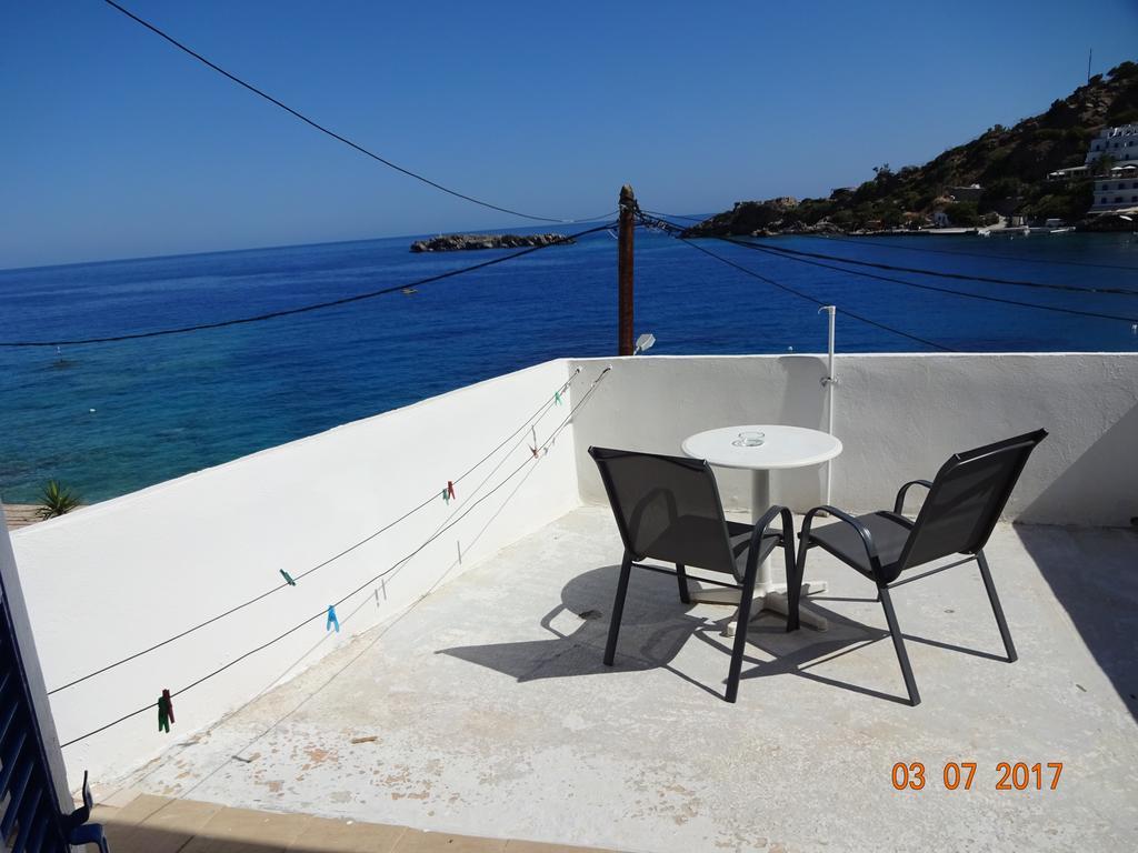Scirocco Rooms Loutro Buitenkant foto
