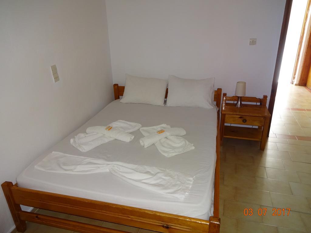 Scirocco Rooms Loutro Buitenkant foto