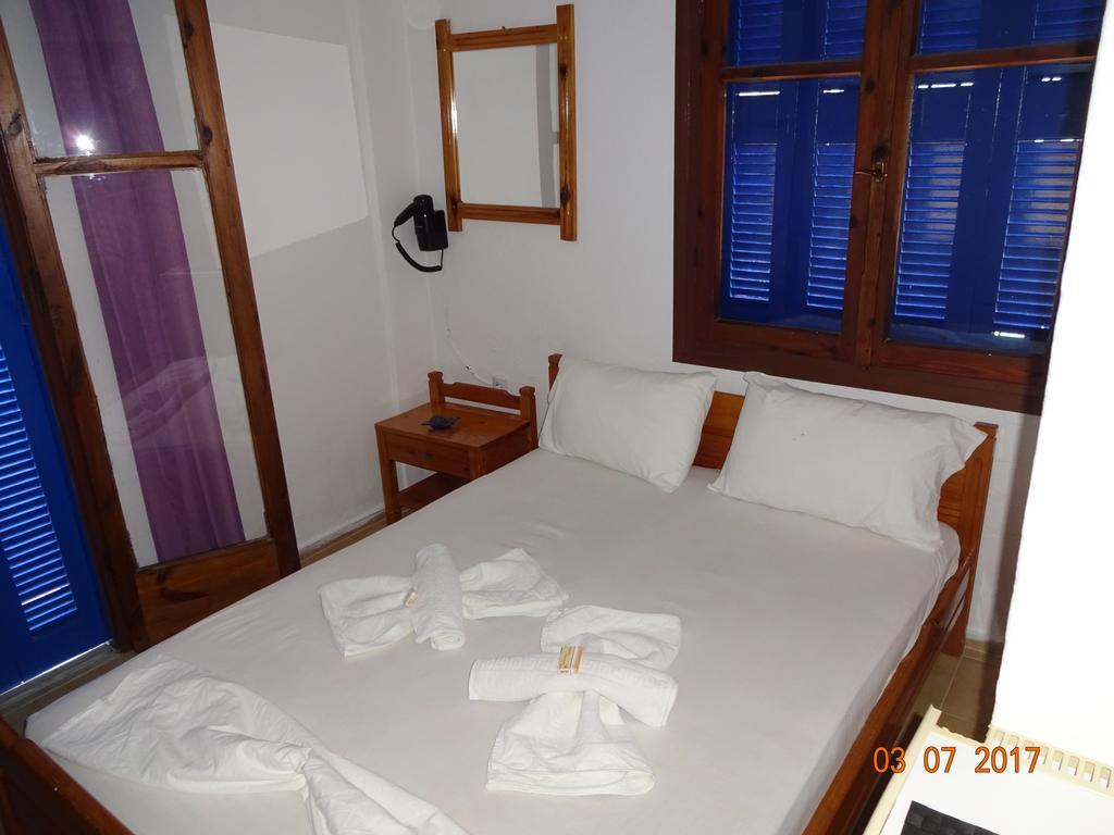 Scirocco Rooms Loutro Buitenkant foto