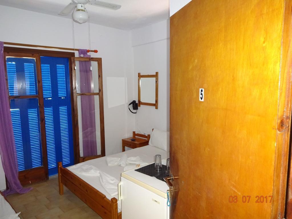 Scirocco Rooms Loutro Buitenkant foto