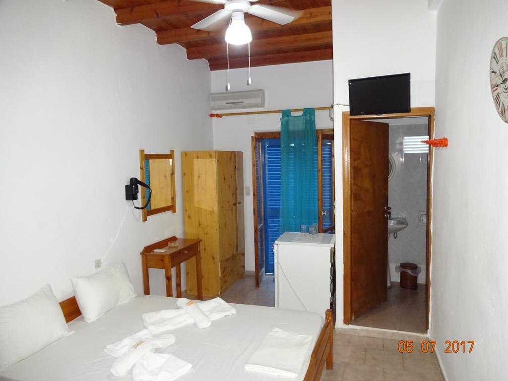 Scirocco Rooms Loutro Buitenkant foto